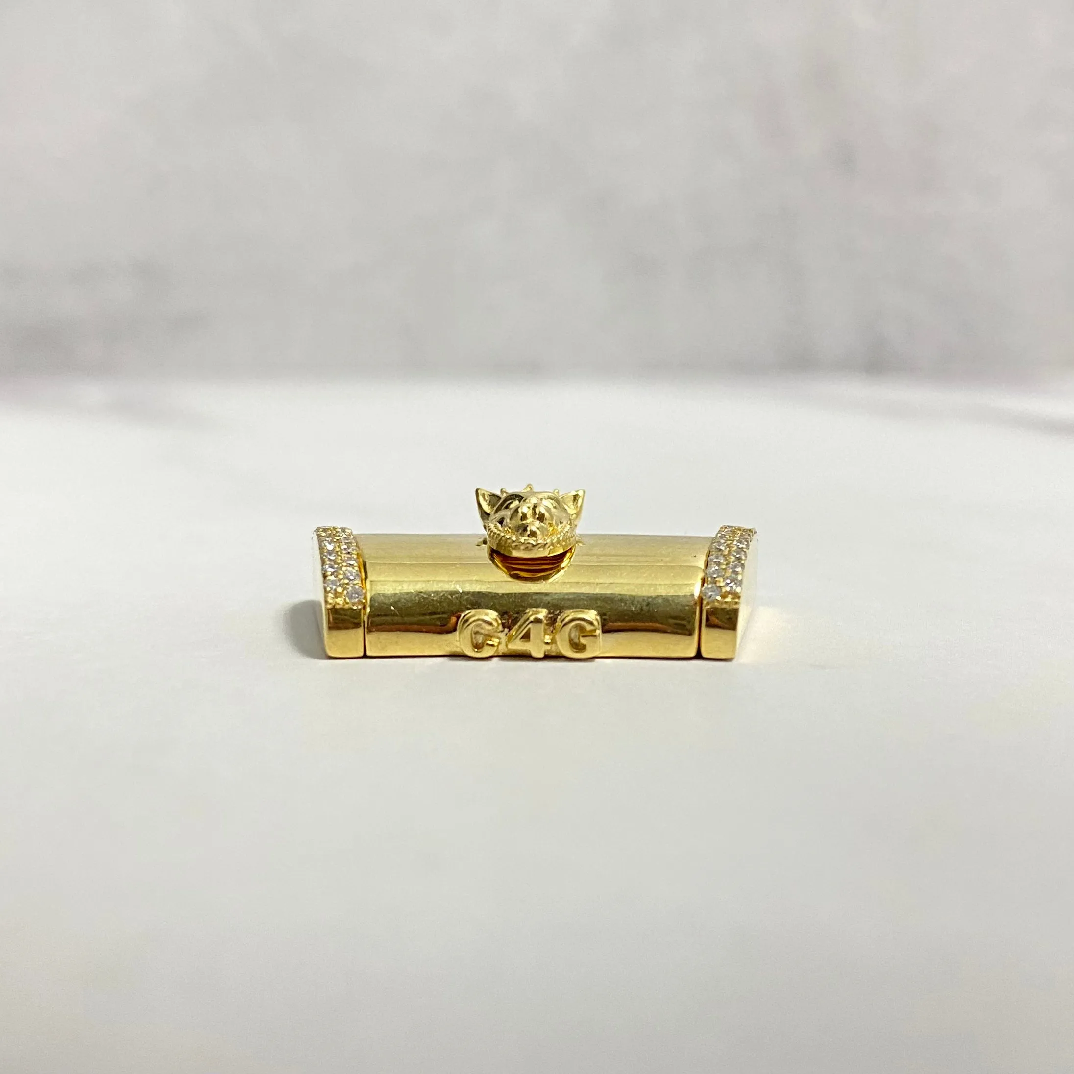 10K Yellow Gold Diamond On The Size Sleek Lock With Panther / 10.3gr / 13mm / 1in