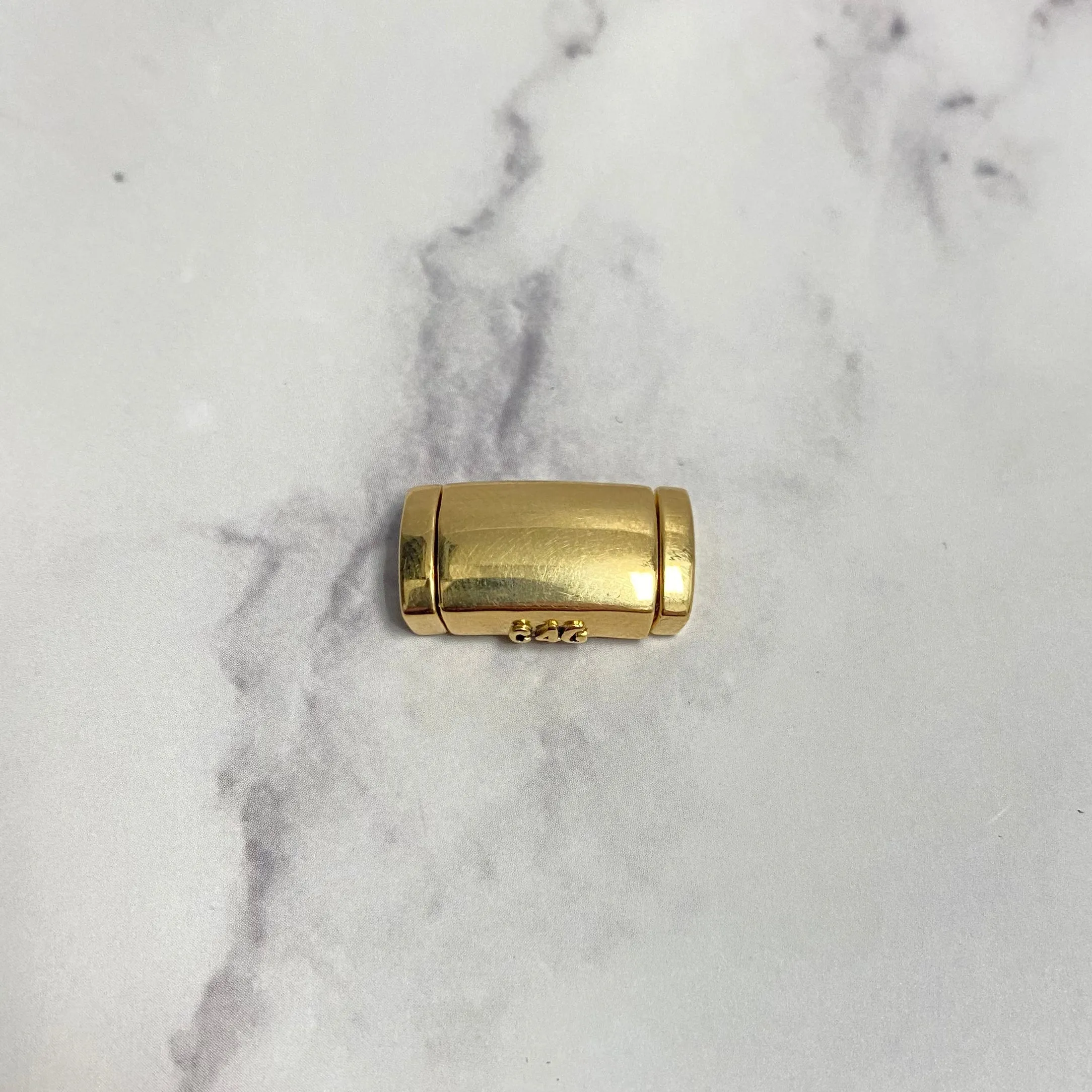 18K Yellow Gold Plain Sleek Lock / 6.2gr / 9mm / 0.6in
