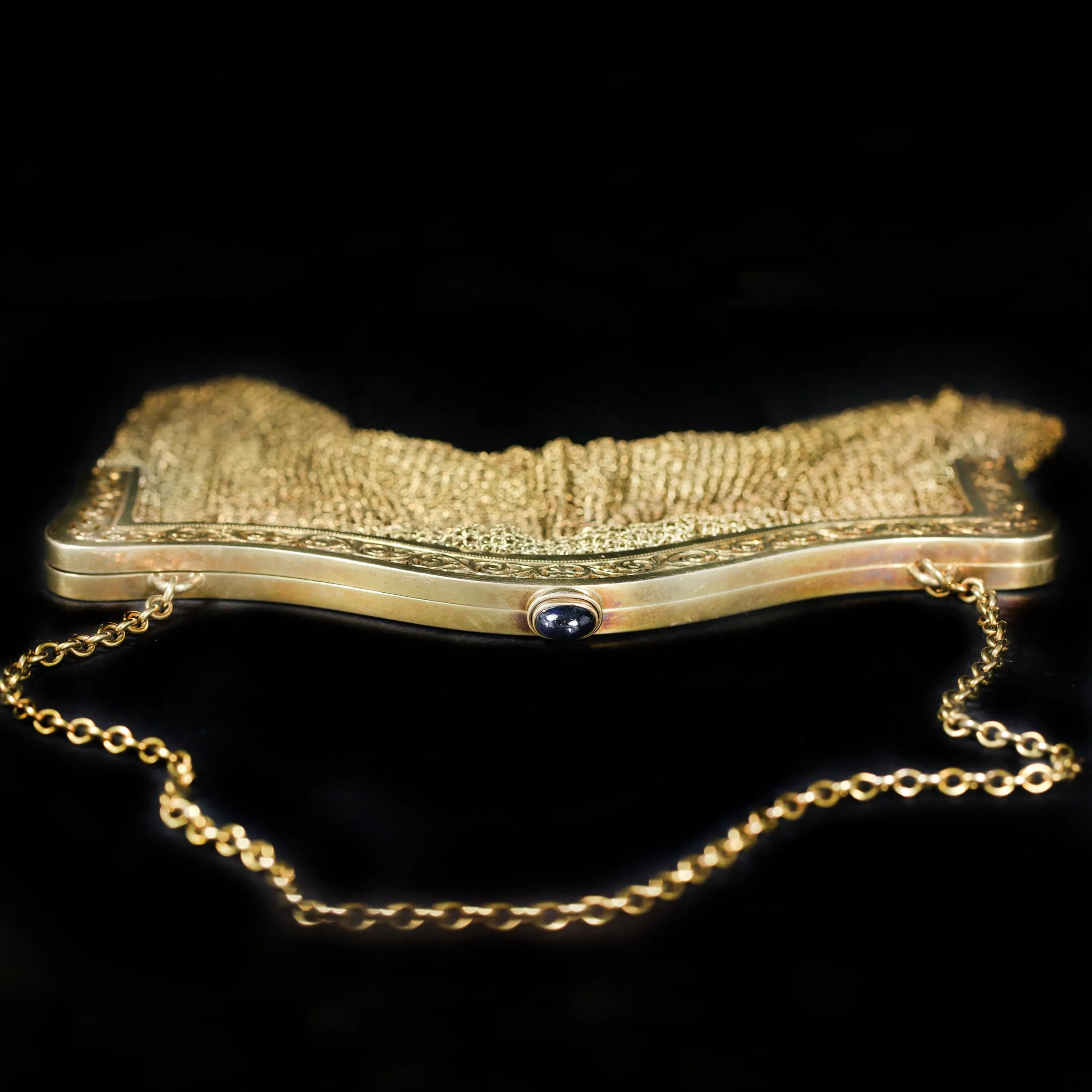 Art Deco Gold Mesh Purse With Sapphire Clasp