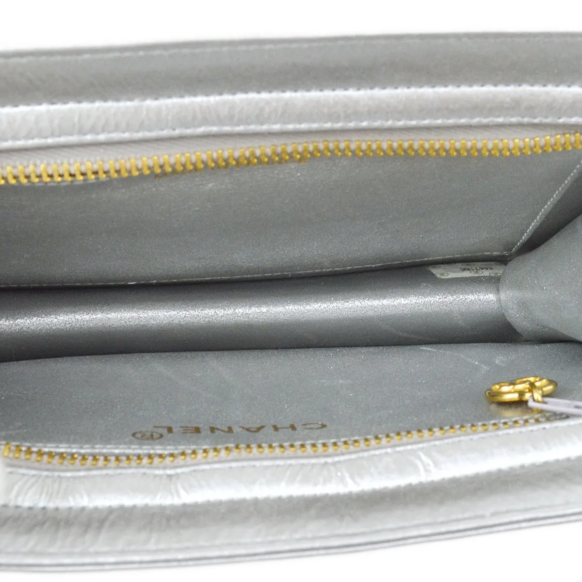 CHANEL 1996-1997 Clutch Hand Bag Silver ao26611