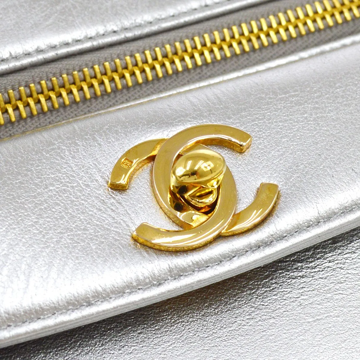 CHANEL 1996-1997 Clutch Hand Bag Silver ao26611