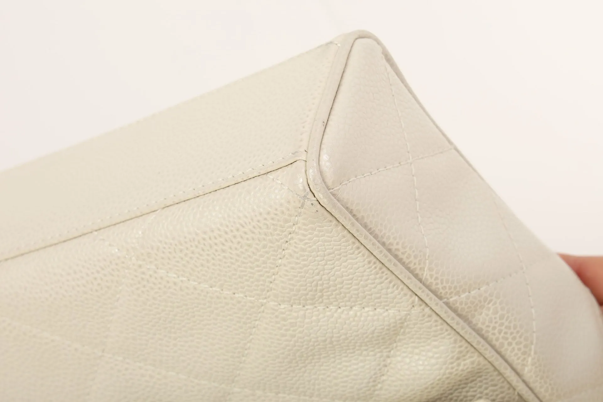 Chanel 2000 Caviar Iridescent Shoulder Bag