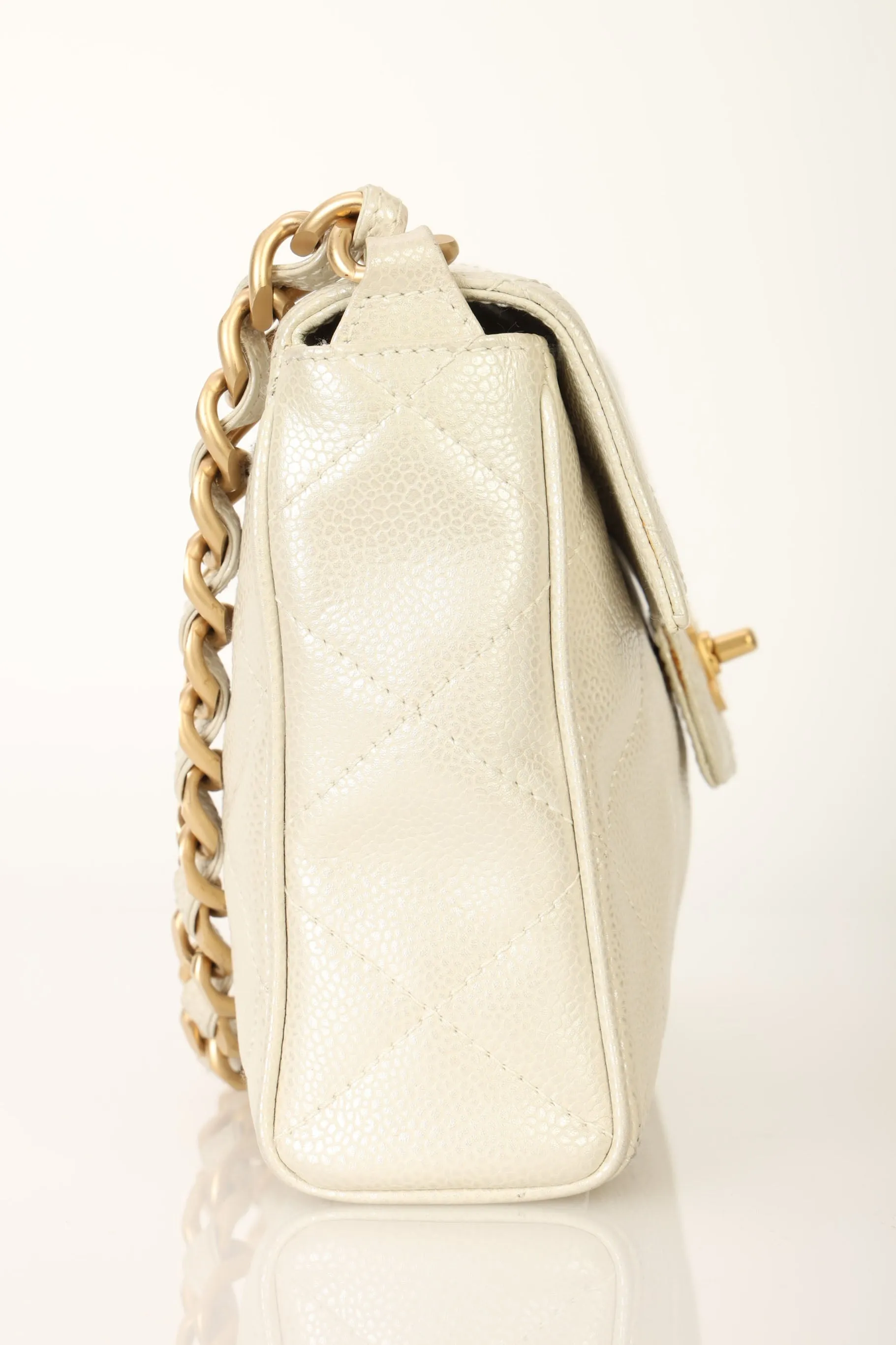 Chanel 2000 Caviar Iridescent Shoulder Bag