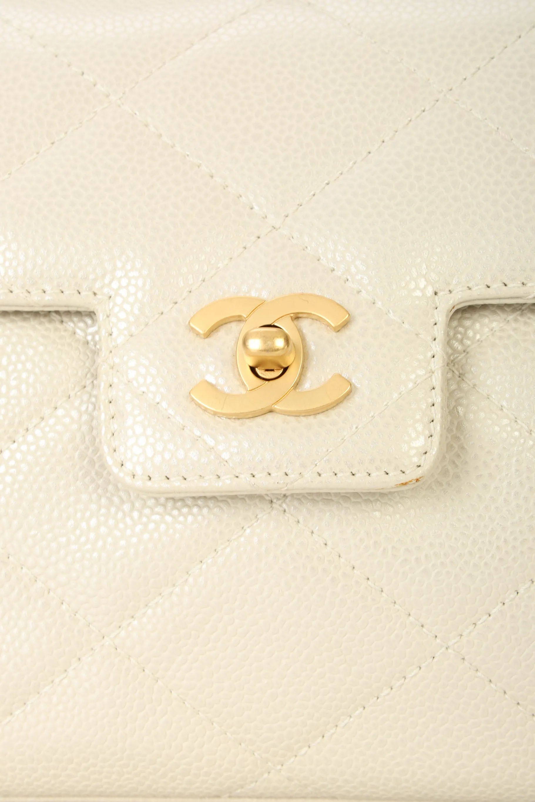 Chanel 2000 Caviar Iridescent Shoulder Bag