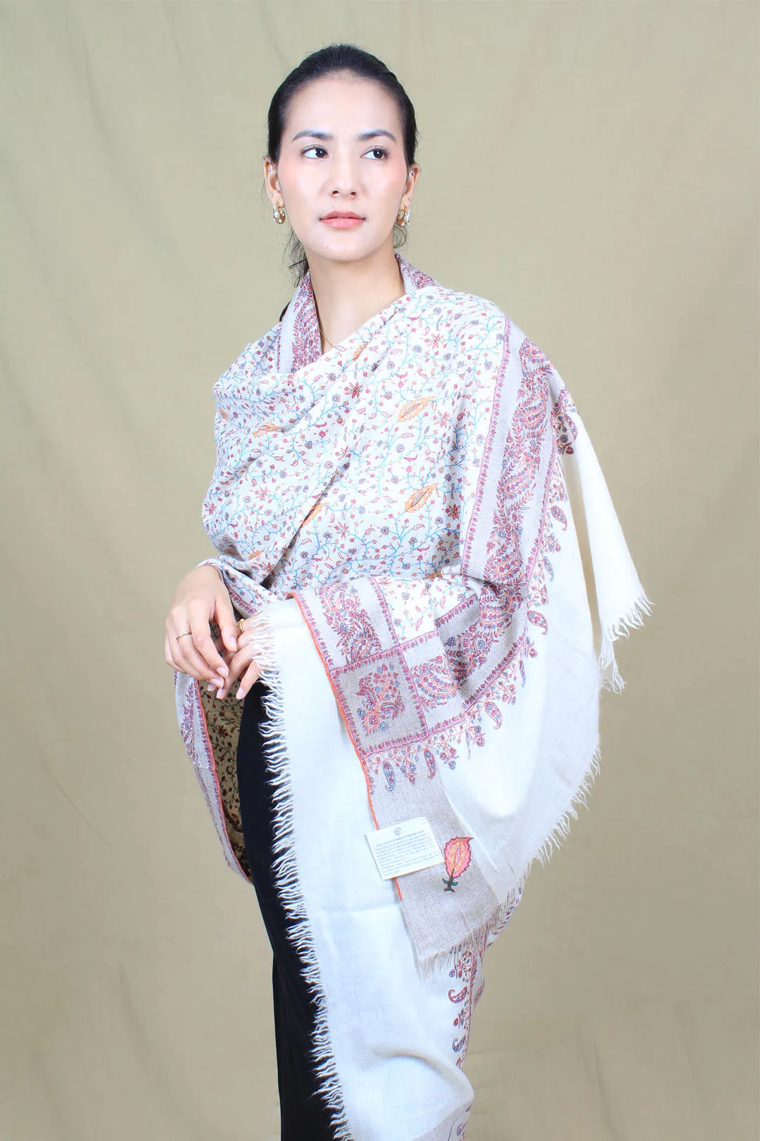 Hania Ivory Base Sozni Jaali & Dour Embroidered Pashmina Shawl
