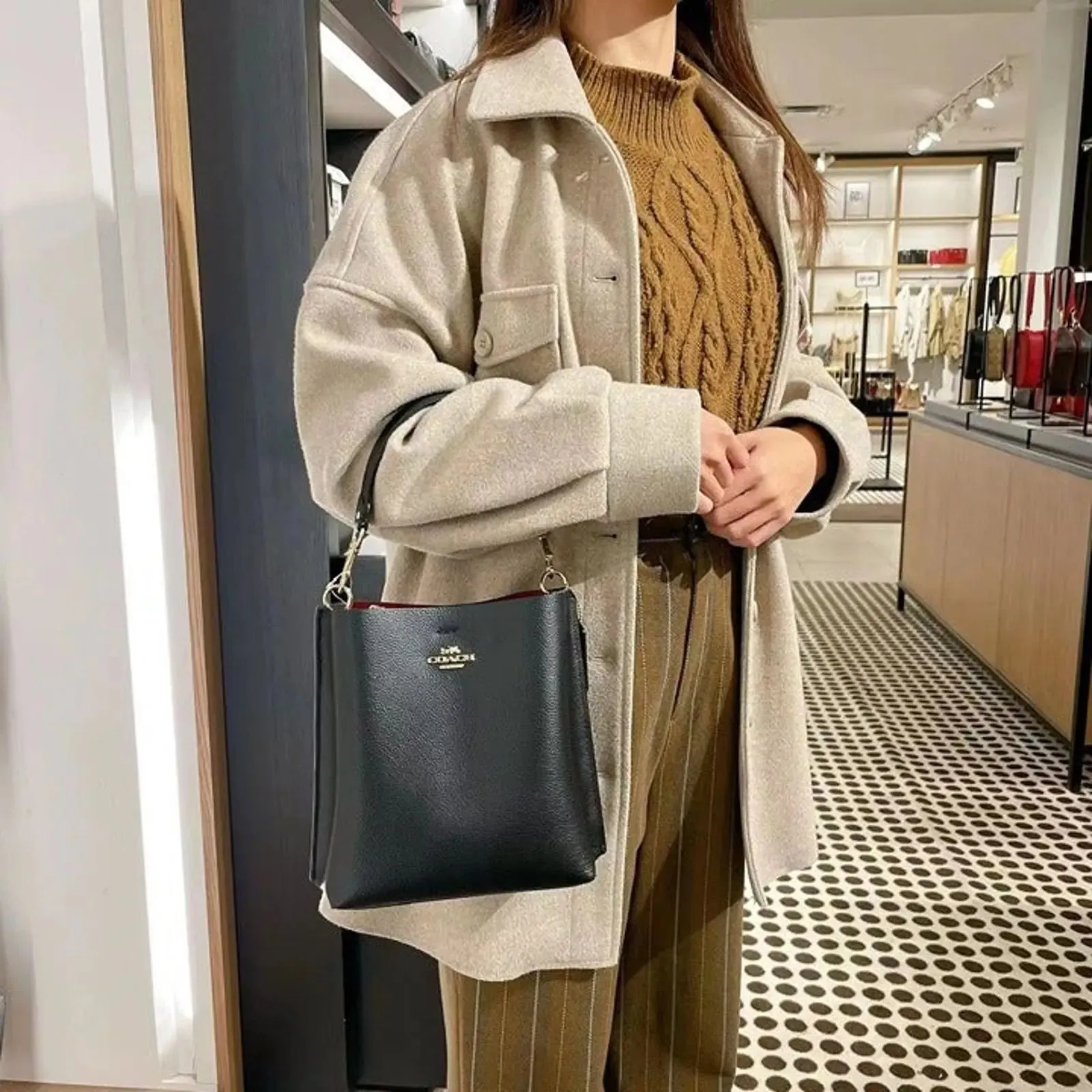 High-Quality Women Bag - Coach Bucket Bag with Branded Box (Black)