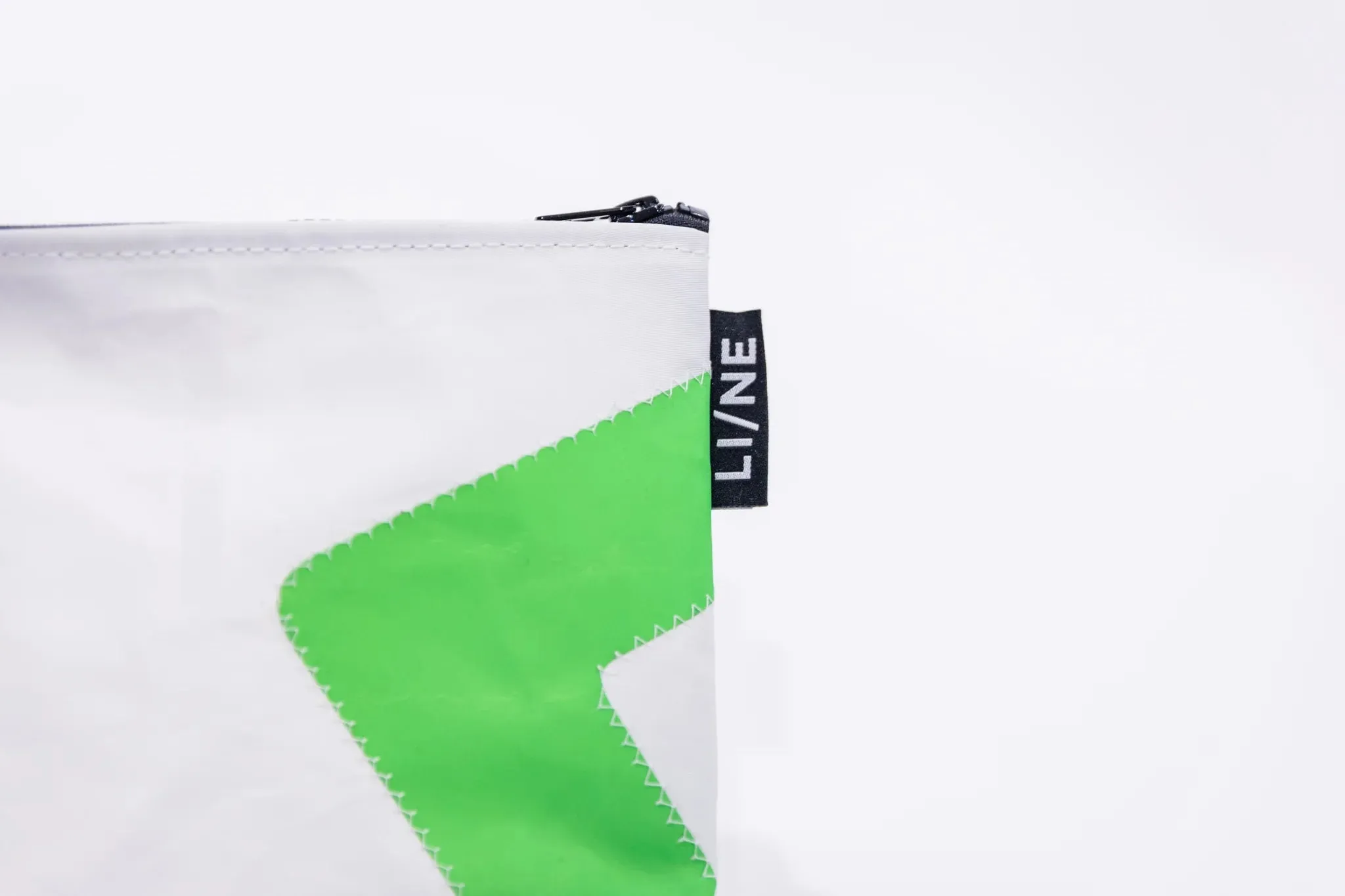 LI/NE Small Pouch