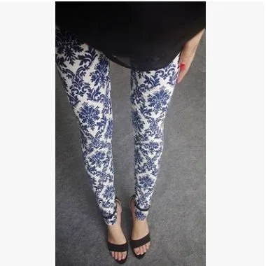 Vibrant Patterned Leggings – Comfortable and Stylish Everyday Wear