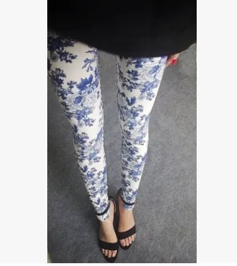 Vibrant Patterned Leggings – Comfortable and Stylish Everyday Wear
