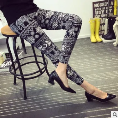 Vibrant Patterned Leggings – Comfortable and Stylish Everyday Wear