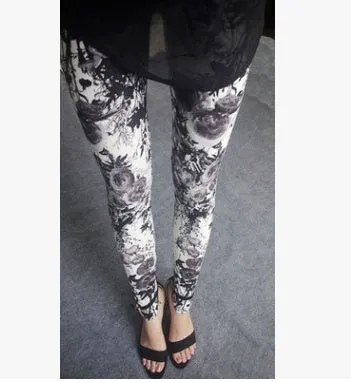 Vibrant Patterned Leggings – Comfortable and Stylish Everyday Wear